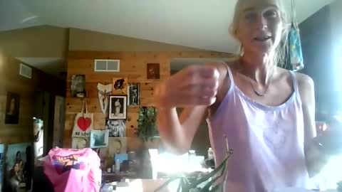 Snapshot of jpsunflower chatting on November 14, 2025, 7:01 pm JP Sunflower Angel Love online show from November 14, 2025, 7:01 pm