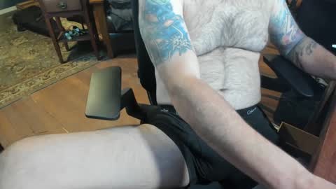 Snapshot of jsimon04 chatting on December 29, 2024, 3:57 pm jsimon04 online show from December 29, 2024, 3:57 pm