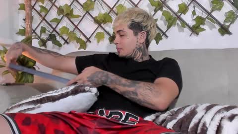 Snapshot of juan_alvarez18 chatting on February 4, 2025, 6:14 am juan_alvarez18 online show from February 4, 2025, 6:14 am