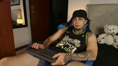 Snapshot of juan_alvarez18 chatting on May 21, 2026, 2:51 am juan_alvarez18 online show from May 21, 2026, 2:51 am