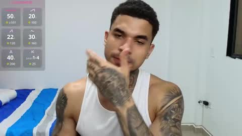 juan_gomez_1 online show from February 11, 2026, 11:32 pm