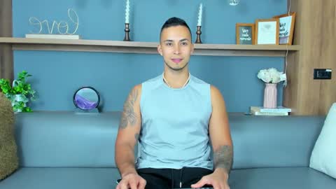 Snapshot of juan_muscle chatting on February 1, 2025, 1:44 am juan_muscle online show from February 1, 2025, 1:44 am