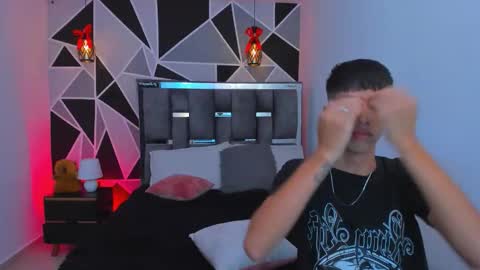 JuanSteven online show from March 11, 2026, 3:56 am