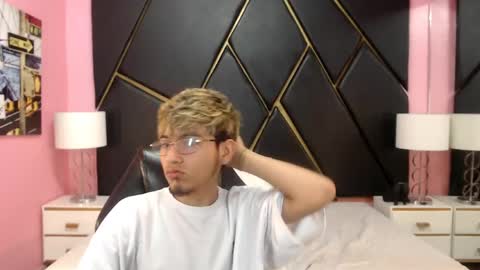 juan_saul1 online show from April 23, 2026, 12:29 pm