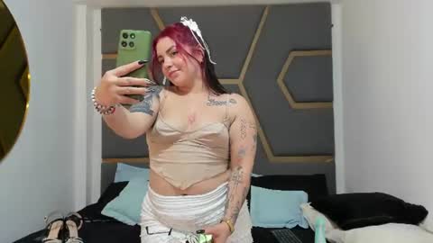Juana Valkiria online show from June 25, 2026, 3:39 am