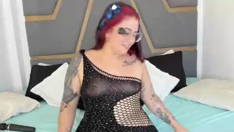 Juana Valkiria online show from July 2, 2026, 3:23 am