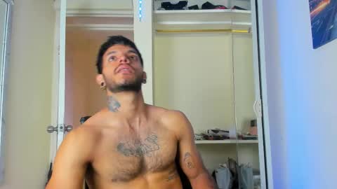 Juan Esteban online show from September 15, 2025, 11:54 am