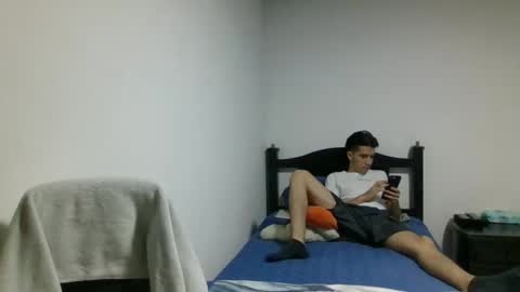 Snapshot of juanboytw chatting on January 28, 2025, 1:29 am juanboytw online show from January 28, 2025, 1:29 am