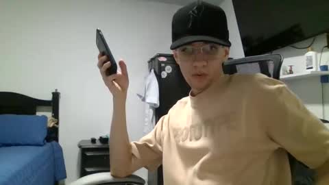 Snapshot of juanboytw chatting on February 6, 2025, 1:27 am juanboytw online show from February 6, 2025, 1:27 am