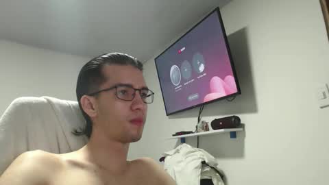 Snapshot of juanboytw chatting on September 15, 2025, 1:05 am juanboytw online show from September 15, 2025, 1:05 am