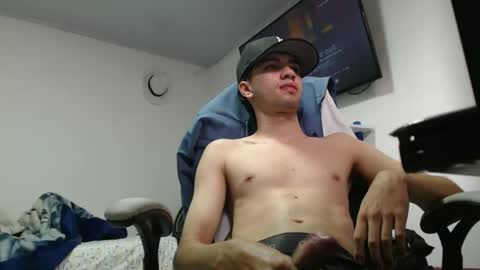 Snapshot of juanboytw chatting on November 5, 2025, 3:23 pm juanboytw online show from November 5, 2025, 3:23 pm