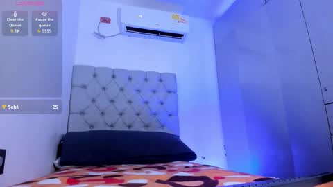 independent model online show from October 22, 2025, 5:08 am