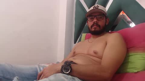 juanfe_style online show from September 16, 2025, 6:09 pm