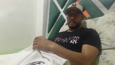 juanfe_style online show from November 9, 2025, 3:38 am