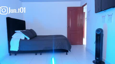            online show from April 15, 2026, 1:51 pm