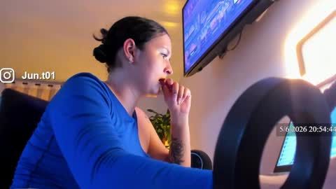 Snapshot of juanita_thorne chatting on June 6, 2026, 1:54 am online show from June 6, 2026, 1:54 am