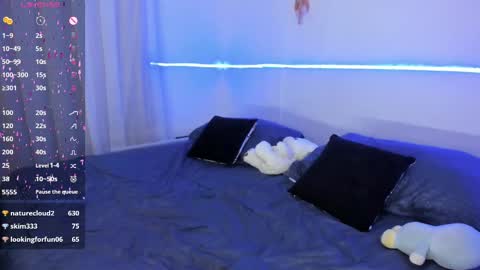 Blue online show from February 21, 2025, 11:43 pm