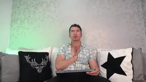 Juan k online show from October 2, 2025, 1:51 pm