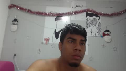 juanse_hot11 online show from January 8, 2025, 12:15 pm