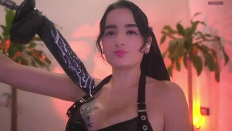 Sisi online show from April 8, 2026, 2:33 am