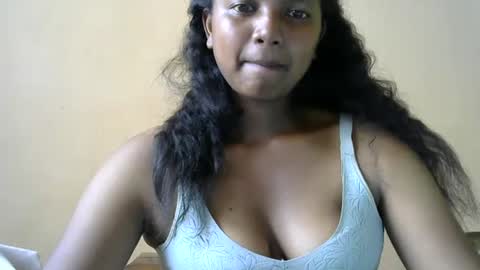Snapshot of juicy_pretty chatting on February 13, 2025, 11:28 am stellah online show from February 13, 2025, 11:28 am