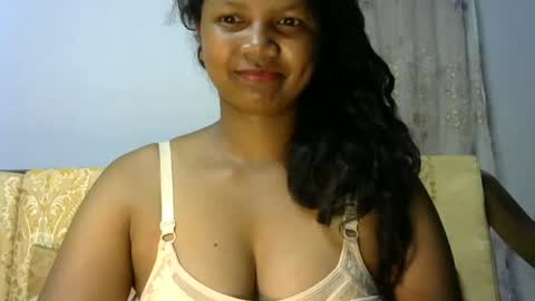 Snapshot of juicy_pretty chatting on October 29, 2025, 1:19 am stellah online show from October 29, 2025, 1:19 am