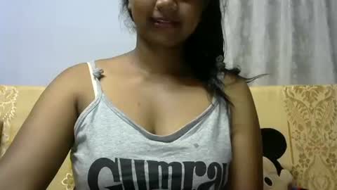 Snapshot of juicy_pretty chatting on November 8, 2025, 1:39 am stellah online show from November 8, 2025, 1:39 am