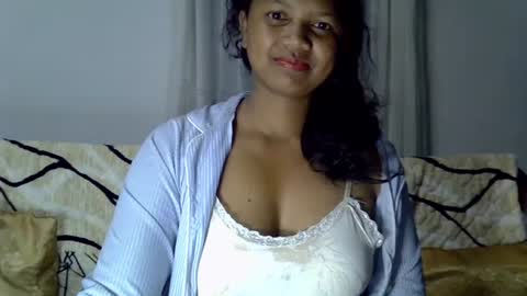 Snapshot of juicy_pretty chatting on August 7, 2026, 1:51 am stellah online show from August 7, 2026, 1:51 am