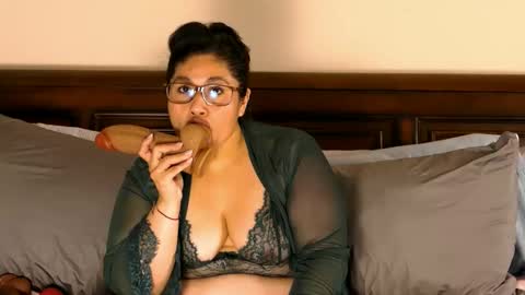 Juicy Teacher online show from March 16, 2026, 4:00 pm