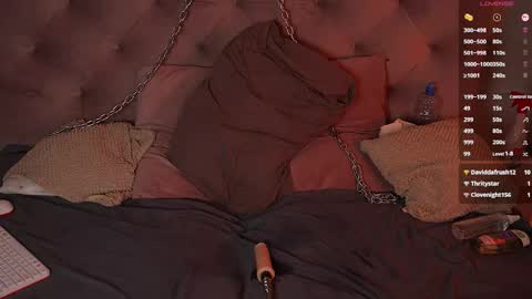 Julcy online show from March 12, 2026, 12:50 am