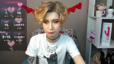 Snapshot of julescrown chatting on February 17, 2025, 1:04 am Jules online show from February 17, 2025, 1:04 am