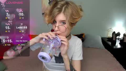 Snapshot of julescrown chatting on February 27, 2025, 12:34 pm Jules online show from February 27, 2025, 12:34 pm