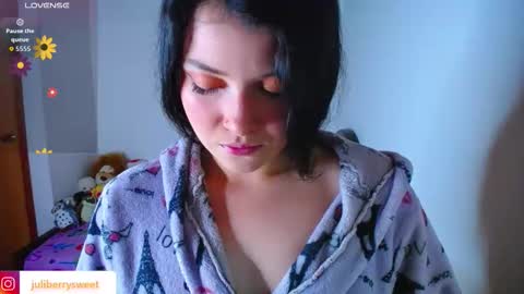 Juliana online show from October 17, 2025, 12:47 am