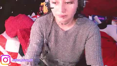 Snapshot of juli_69 chatting on December 16, 2024, 1:53 am  Juliana Torres  online show from December 16, 2024, 1:53 am