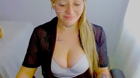 Snapshot of juli_69 chatting on September 17, 2025, 5:36 pm  Juliana Torres  online show from September 17, 2025, 5:36 pm