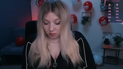 juli kisss online show from February 24, 2025, 12:37 pm