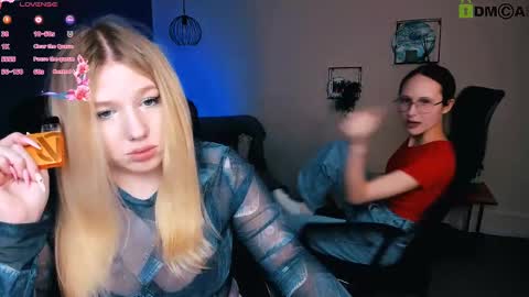 juli kisss online show from March 12, 2025, 11:01 pm