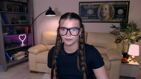 julia485262 online show from July 6, 2026, 3:14 pm