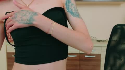 Snapshot of julia__jae chatting on May 21, 2026, 7:15 am JuliaJae online show from May 21, 2026, 7:15 am