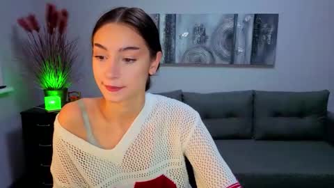 Snapshot of julia_laurent chatting on November 28, 2025, 6:38 am Julia online show from November 28, 2025, 6:38 am