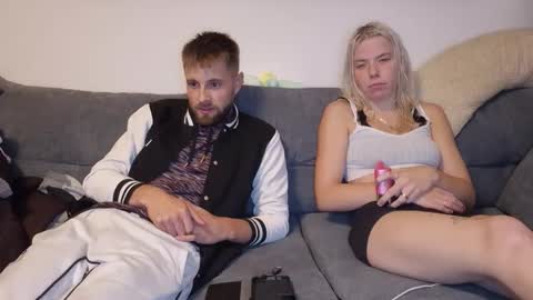 Snapshot of julia_official chatting on October 17, 2025, 7:38 pm julia_official online show from October 17, 2025, 7:38 pm