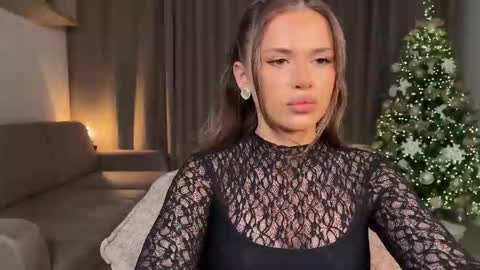 Julia R Le online show from January 6, 2026, 8:12 pm