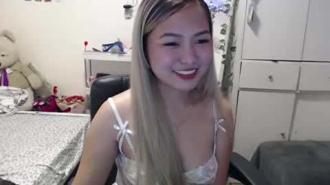 Julia online show from January 17, 2025, 5:08 pm