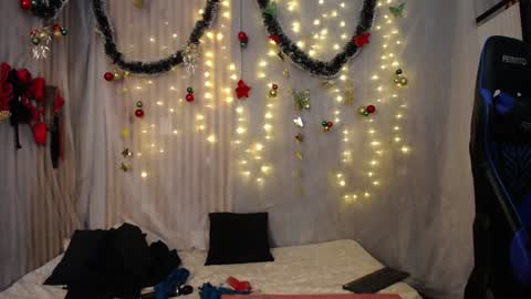 Juliana online show from December 30, 2024, 7:37 am