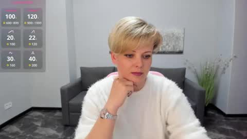 Julia online show from January 16, 2025, 12:53 pm