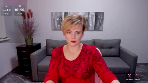 Julia online show from February 22, 2025, 1:13 pm