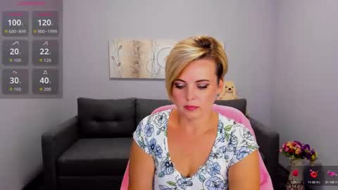 Julia online show from September 9, 2025, 12:05 pm