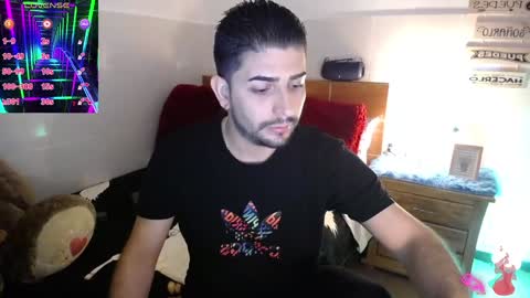 Snapshot of julian1225_ chatting on January 23, 2025, 9:18 pm Julian online show from January 23, 2025, 9:18 pm