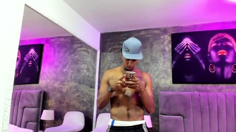 Snapshot of julian_billy chatting on December 28, 2024, 1:38 pm julian billy online show from December 28, 2024, 1:38 pm