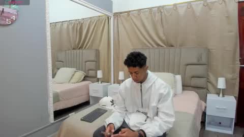 Snapshot of julian_billy chatting on February 20, 2025, 11:31 am julian billy online show from February 20, 2025, 11:31 am